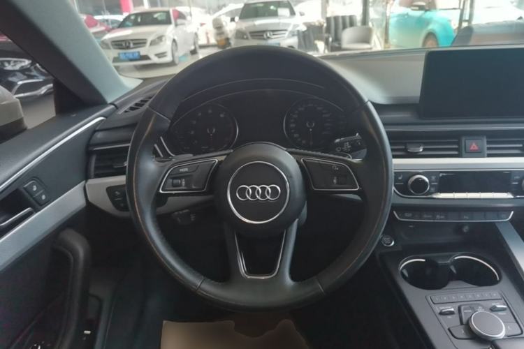 Used Audi A5 2017 Sportback 40 TFSI Fashion Model Steering Wheel