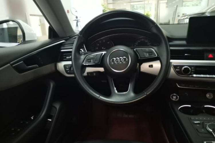 Used Audi A5 2017 Sportback 40 TFSI Fashion Model Steering Wheel