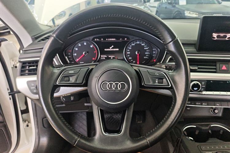Used Audi A5 2017 Sportback 40 TFSI Fashion Model Steering Wheel