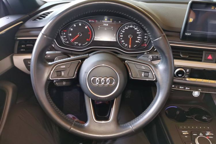 Used Audi A5 2017 Cabriolet 40 TFSI Fashion Model Steering Wheel