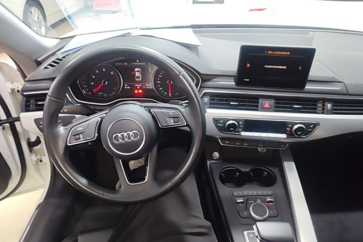 Used Audi A5 2017 Coupe 40 TFSI Fashion Model Steering Wheel