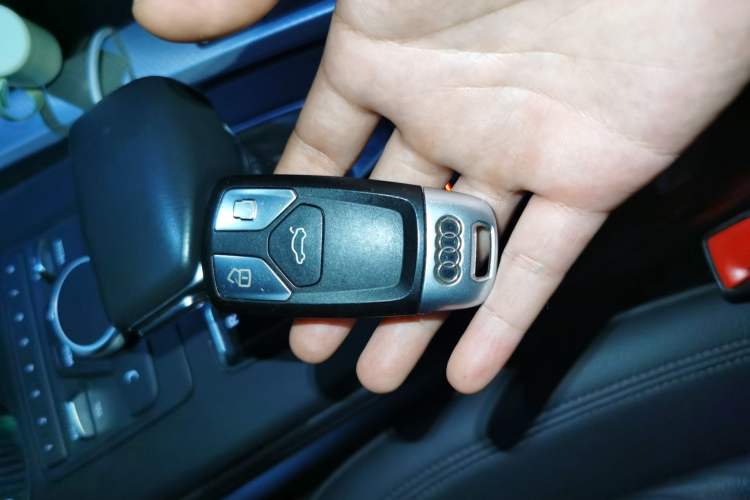 Used Audi A5 2017 Sportback 40 TFSI Fashion Model Vehicle Key