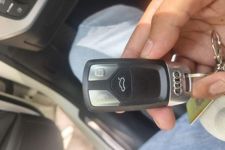 Used Audi A5 2017 Coupe 40 TFSI Fashion Model Vehicle Key