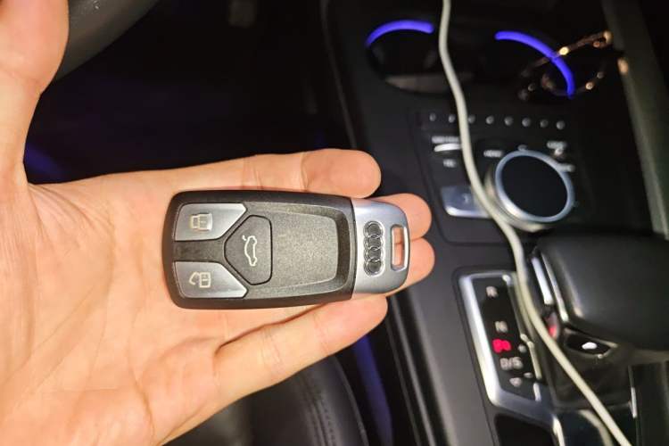 Used Audi A5 2017 Sportback 45 TFSI Fashion Model Vehicle Key
