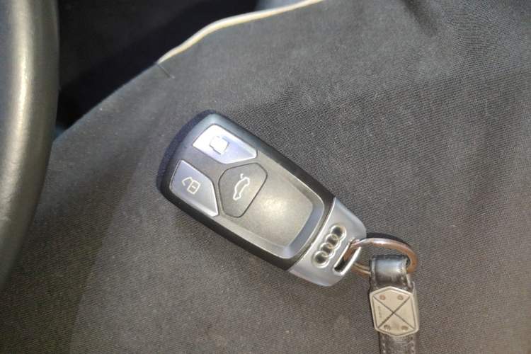 Used Audi A5 2017 Sportback 40 TFSI Fashion Model Vehicle Key