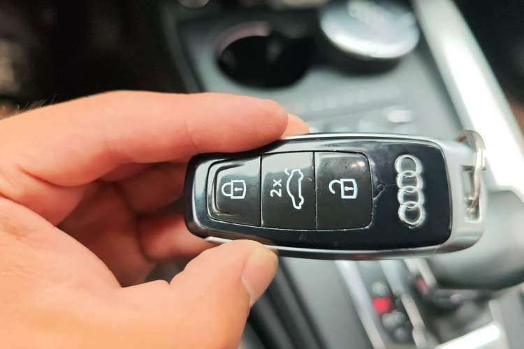 Used Audi A5 2017 Sportback 40 TFSI Fashion Model Vehicle Key