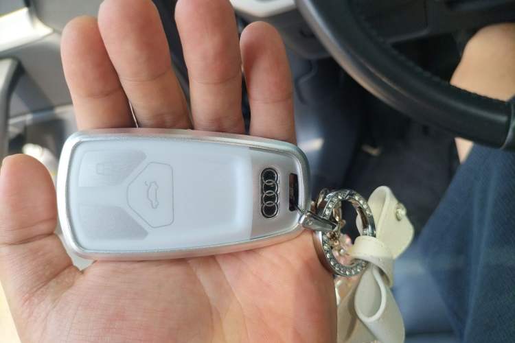 Used Audi A5 2017 Coupe 40 TFSI Fashion Model Vehicle Key