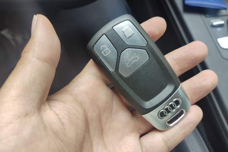 Used Audi A5 2017 Coupe 45 TFSI quattro Sport Edition Vehicle Key