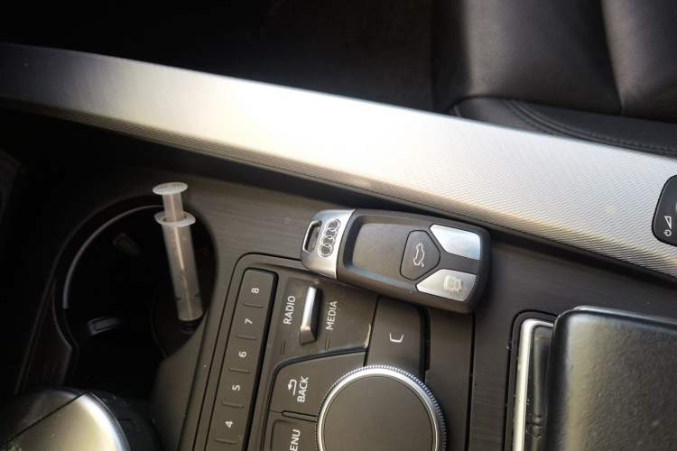 Used Audi A5 2017 Sportback 40 TFSI Fashion Model Vehicle Key
