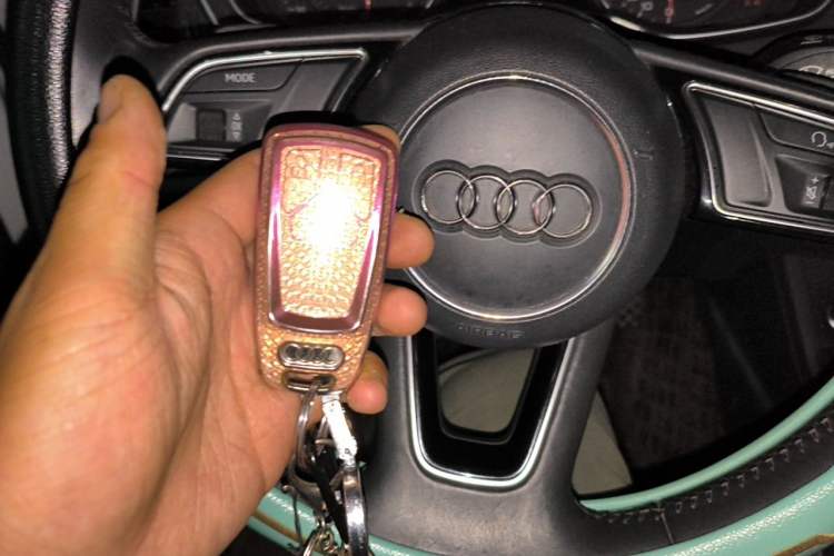 Used Audi A5 2017 Sportback 40 TFSI Fashion Model Vehicle Key