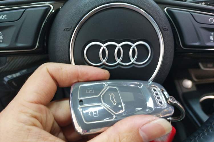 Used Audi A5 2017 Coupe 40 TFSI Fashion Model Vehicle Key