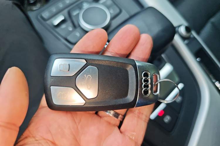 Used Audi A5 2017 Coupe 40 TFSI Fashion Model Vehicle Key
