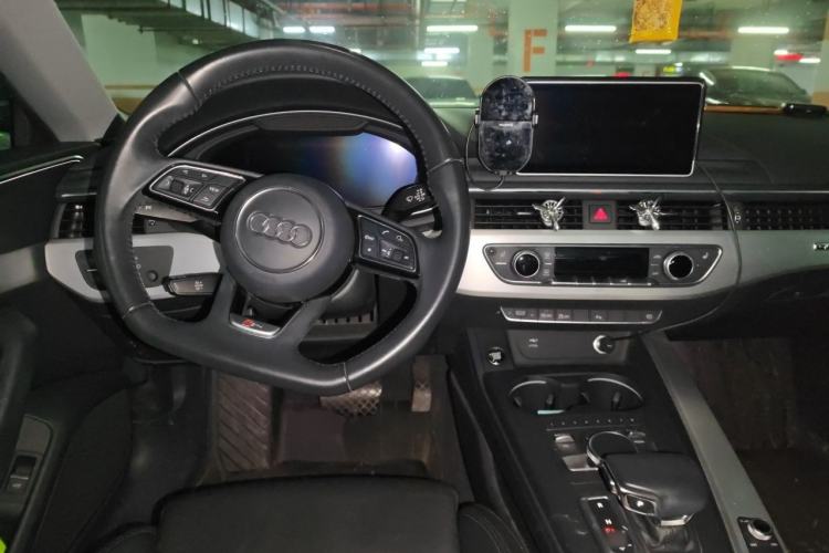 Used Audi A5  Center Console