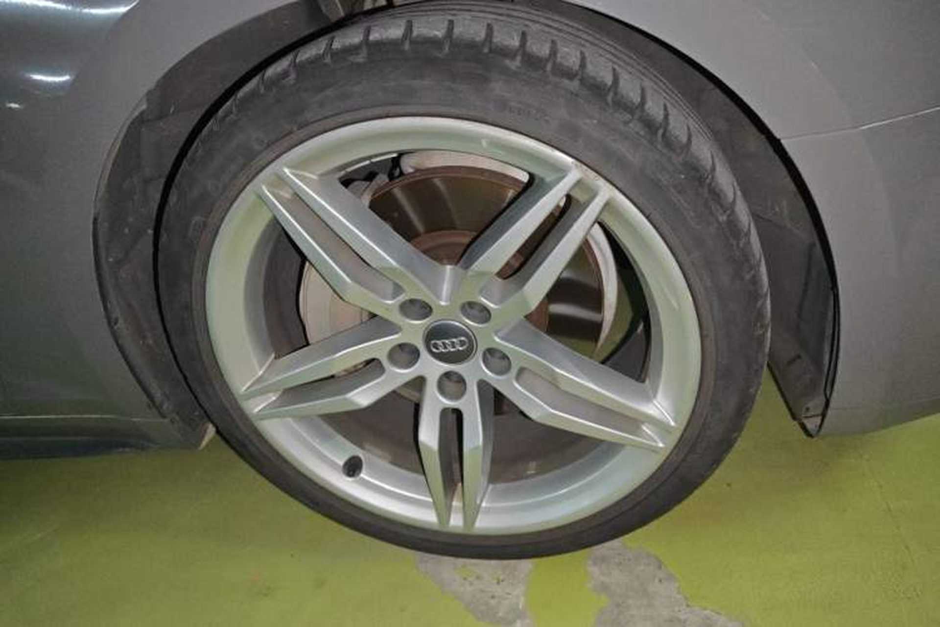 Used Audi A5  Right Front Wheel Hub