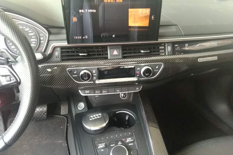 Used Audi A5 2019 Sportback 40 TFSI Fashion Model Audio And AC Panel