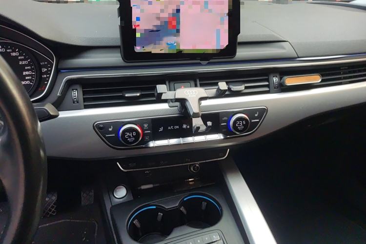 Used Audi A5 2019 Sportback 40 TFSI Fashion Model Audio And AC Panel