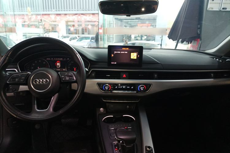 Used Audi A5 2019 Sportback 40 TFSI Fashion Model Center Console