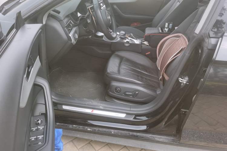 Used Audi A5 2019 Sportback 40 TFSI Fashion Model Driver Seat