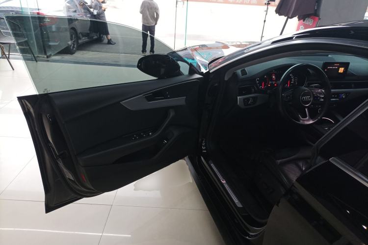 Used Audi A5 2019 Sportback 40 TFSI Fashion Model Driver Seat