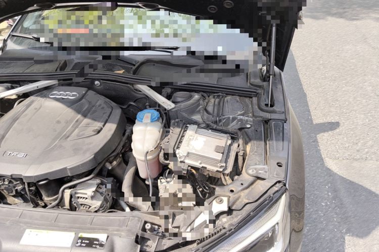Used Audi A5 2019 Sportback 40 TFSI Fashion Model Engine Bay Left
