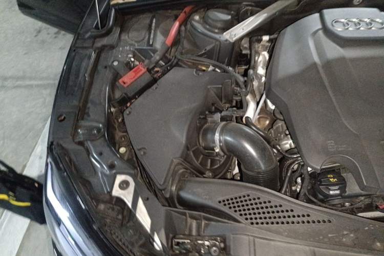 Used Audi A5 2019 Sportback 40 TFSI Fashion Model Engine Bay Right