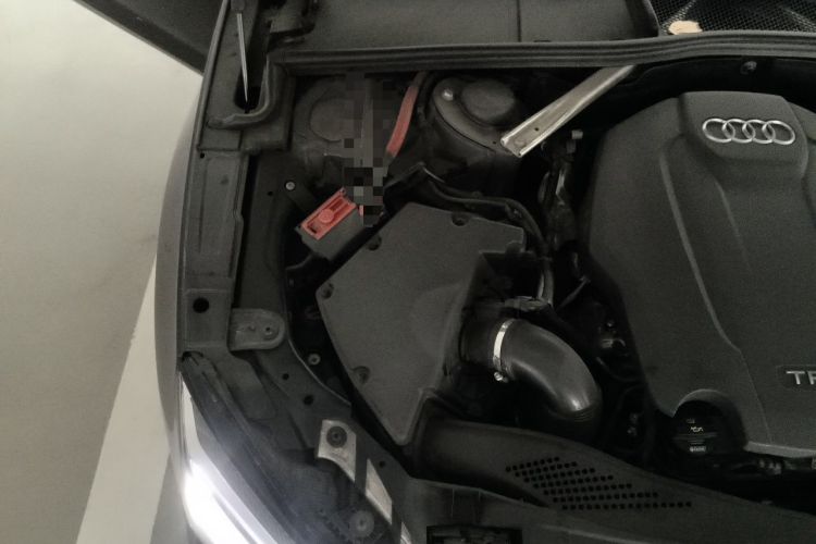 Used Audi A5 2019 Coupe 40 TFSI Fashion Edition China V Emission Standard Engine Bay Right
