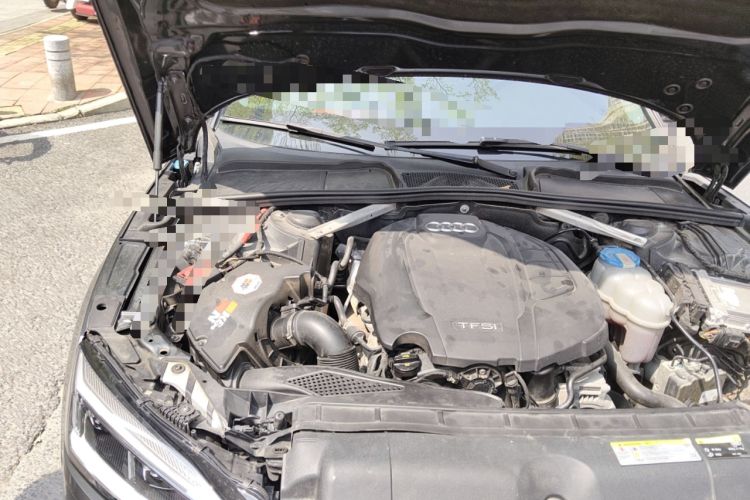 Used Audi A5 2019 Sportback 40 TFSI Fashion Model Engine Bay Right