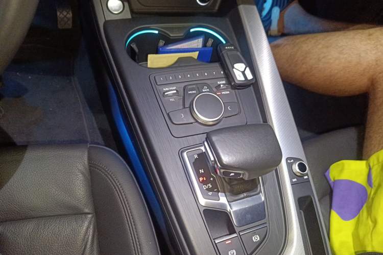 Used Audi A5 2019 Sportback 40 TFSI Fashion Model Gear Lever