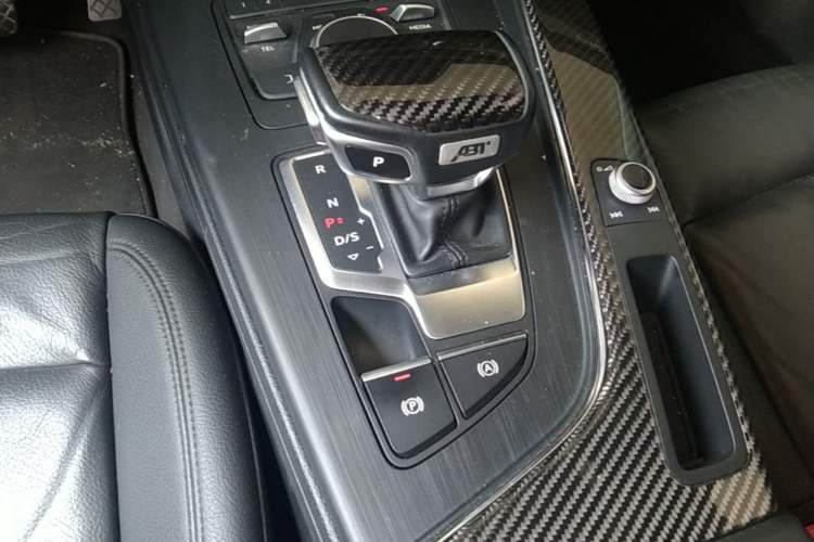Used Audi A5 2019 Sportback 40 TFSI Fashion Model Gear Lever