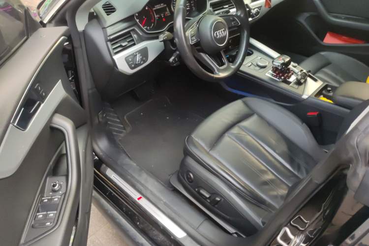 Used Audi A5 2019 Sportback 40 TFSI Fashion Model Interior 3