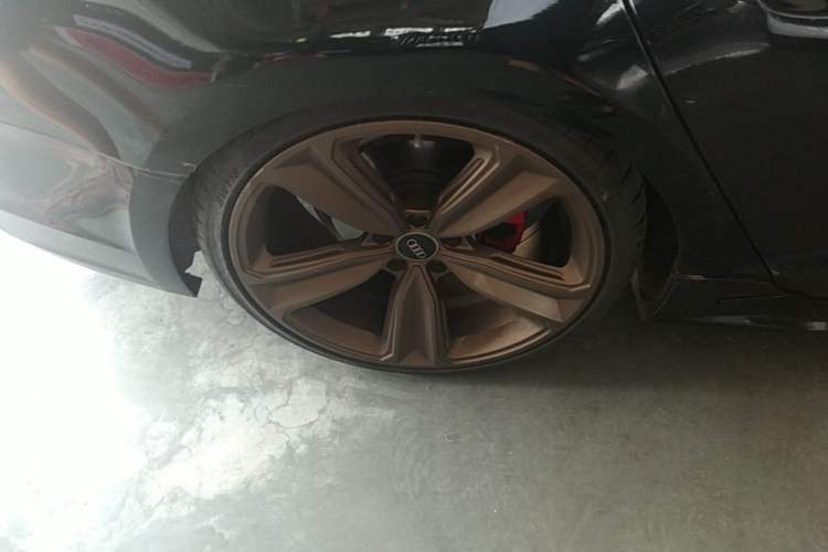 Used Audi A5 2019 Sportback 40 TFSI Fashion Model Right Rear Wheel Hub