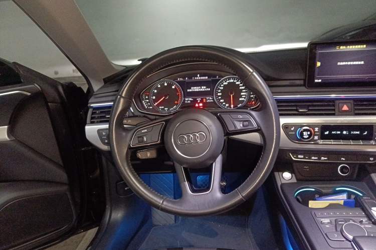 Used Audi A5 2019 Sportback 40 TFSI Fashion Model Steering Wheel