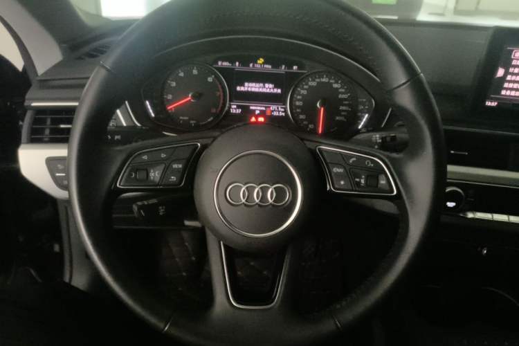 Used Audi A5 2019 Coupe 40 TFSI Fashion Edition China V Emission Standard Steering Wheel