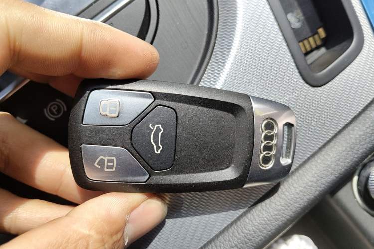 Used Audi A5 2019 Sportback 40 TFSI Fashion Model Vehicle Key