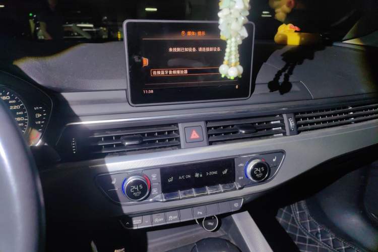 Used Audi A5 2019 Sportback 40 TFSI Fashion Model Audio And AC Panel