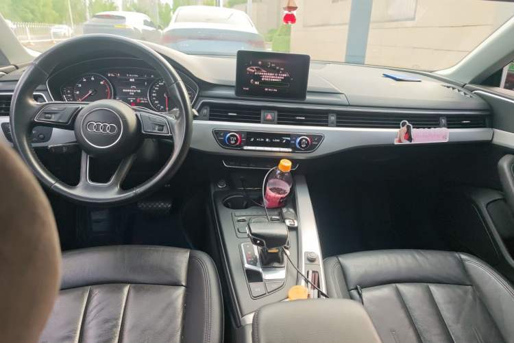 Used Audi A5 2019 Sportback 40 TFSI Fashion Model Center Console