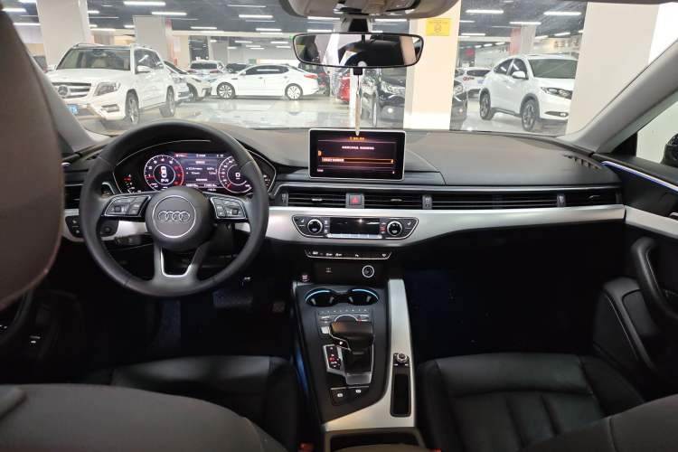 Used Audi A5 2019 Sportback 40 TFSI Fashion Model Center Console