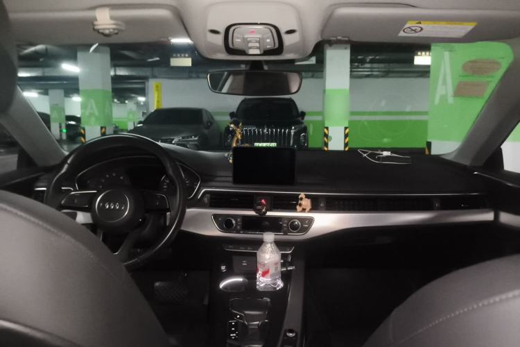 Used Audi A5 2019 Sportback 40 TFSI Fashion Model Center Console