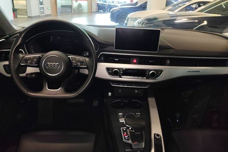 Used Audi A5 2019 Sportback 45 TFSI quattro Sport Model Center Console