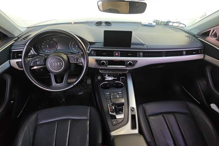 Used Audi A5 2019 Sportback 40 TFSI Fashion Model Center Console