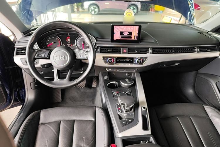 Used Audi A5 2019 Sportback 40 TFSI Fashion Model Center Console