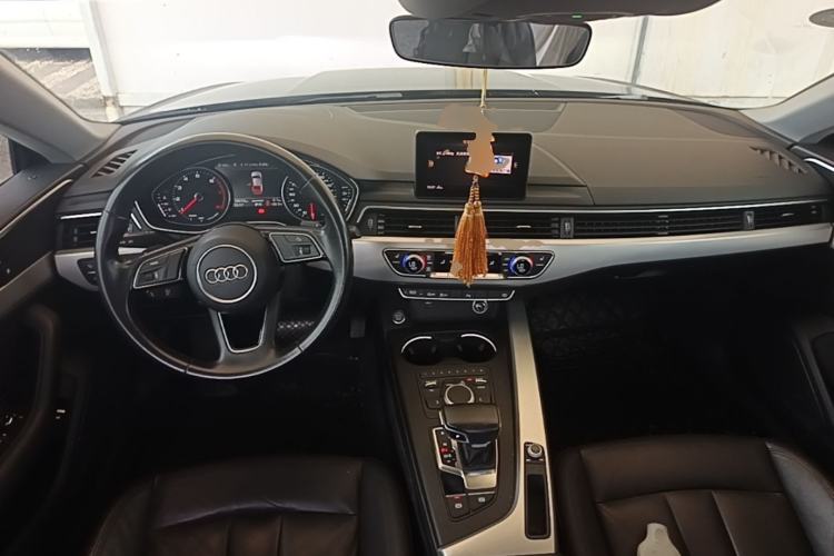 Used Audi A5 2019 Sportback 40 TFSI Fashion Model Center Console