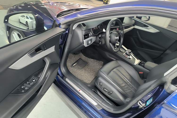 Used Audi A5 2019 Sportback 40 TFSI Fashion Model Driver Seat