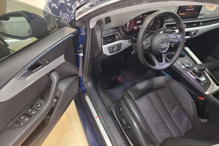 Used Audi A5 2019 Sportback 40 TFSI Fashion Model Driver Seat