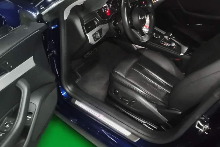 Used Audi A5 2019 Sportback 40 TFSI Fashion Model Driver Seat