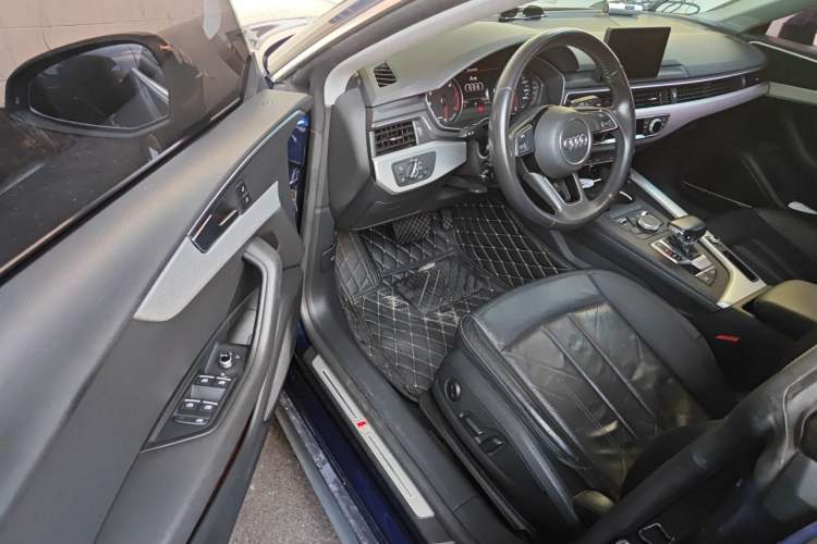 Used Audi A5 2019 Sportback 40 TFSI Fashion Model Driver Seat