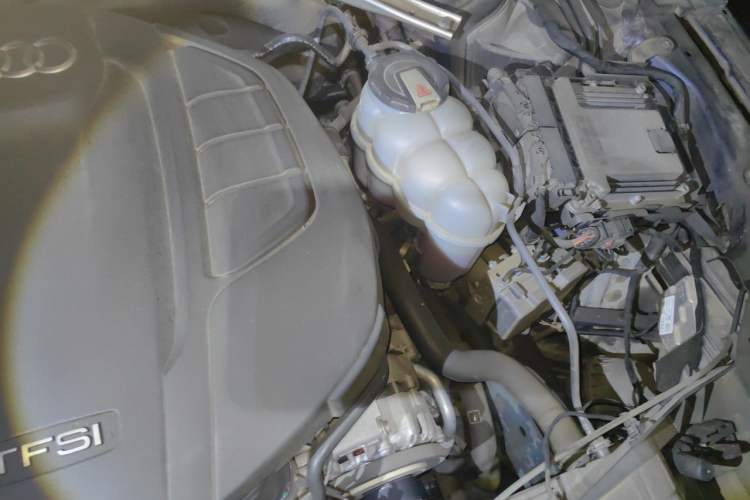 Used Audi A5 2019 Sportback 40 TFSI Fashion Model Engine Bay Left