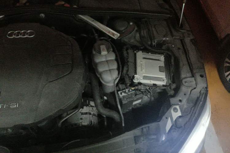 Used Audi A5 2019 Sportback 40 TFSI Fashion Model Engine Bay Left
