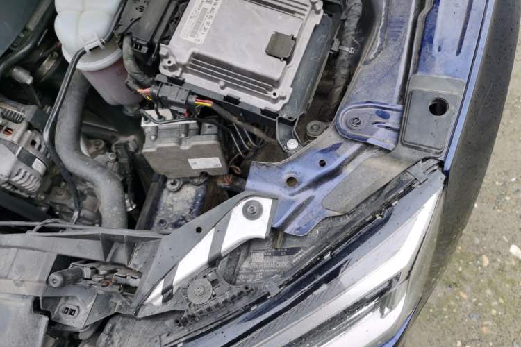 Used Audi A5 2019 Sportback 40 TFSI Fashion Model Engine Bay Left