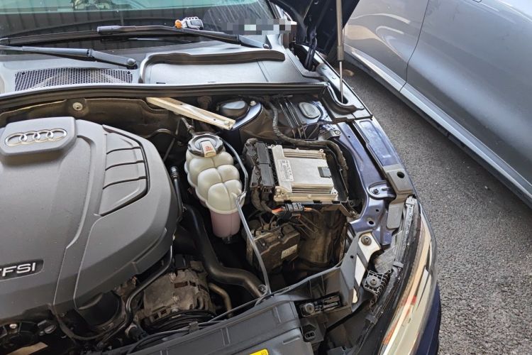 Used Audi A5 2019 Sportback 40 TFSI Fashion Model Engine Bay Left